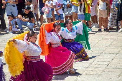Las Jornadas Interculturales acercaron tradiciones, gastronomía y cultura de emigrantes de otros puntos del mundo al centro de Soria.