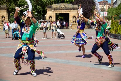 Las Jornadas Interculturales acercaron tradiciones, gastronomía y cultura de emigrantes de otros puntos del mundo al centro de Soria.