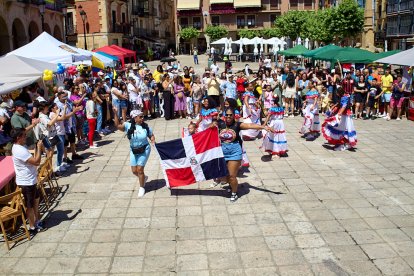 Las Jornadas Interculturales acercaron tradiciones, gastronomía y cultura de emigrantes de otros puntos del mundo al centro de Soria.