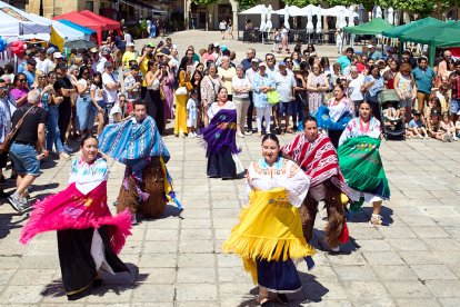 Las Jornadas Interculturales acercaron tradiciones, gastronomía y cultura de emigrantes de otros puntos del mundo al centro de Soria.