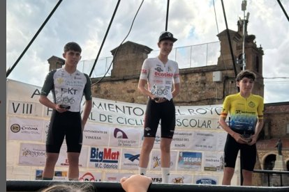 Pódium de la primera etapa de la prueba celebrada en El Royo.