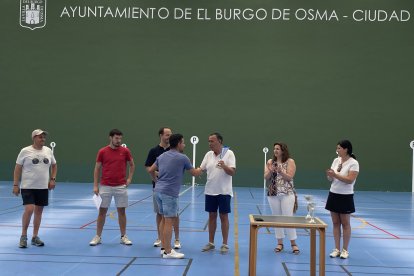 Un momento de la entrega de premios que contó con la presencia del ex internacional español, Álvaro Aparicio, y el alcalde del Burgo, Antonio Pardo.