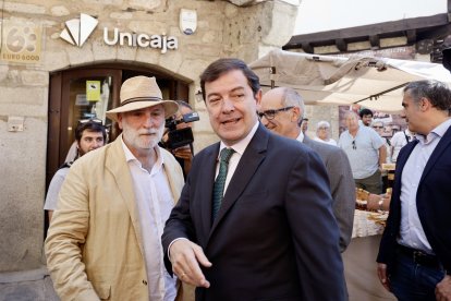 El presidente de la Junta de Castilla y León, Alfonso Fernández Mañueco, clausura el acto de Embutidos Fermín.