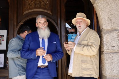 El presidente de la Junta de Castilla y León, Alfonso Fernández Mañueco, clausura el acto de Embutidos Fermín.