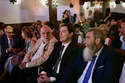 El presidente de la Junta de Castilla y León, Alfonso Fernández Mañueco, clausura el acto de Embutidos Fermín.