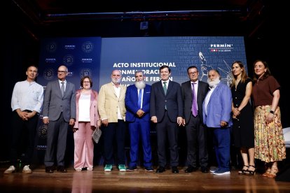 El presidente de la Junta de Castilla y León, Alfonso Fernández Mañueco, clausura el acto de Embutidos Fermín.