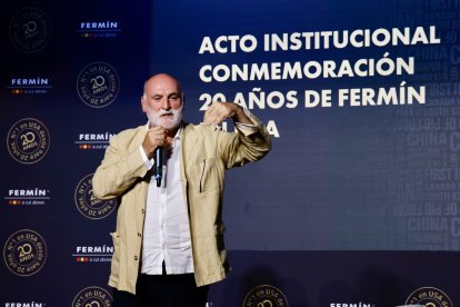 El presidente de la Junta de Castilla y León, Alfonso Fernández Mañueco, clausura el acto de Embutidos Fermín.