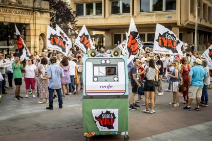 Continuas consignas contra la sucesiva desaparición de los recorridos del tren soriano