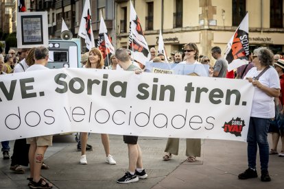 Continuas consignas contra la sucesiva desaparición de los recorridos del tren soriano