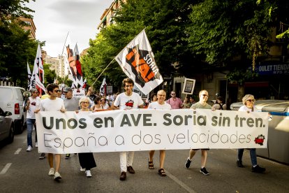Continuas consignas contra la sucesiva desaparición de los recorridos del tren soriano