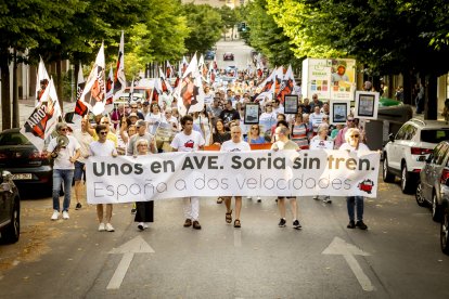Continuas consignas contra la sucesiva desaparición de los recorridos del tren soriano