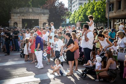 Cientos de sorianos se han acercado al centro para disfrutar con los gigantes y cabezudos.