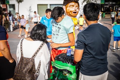 Cientos de sorianos se han acercado al centro para disfrutar con los gigantes y cabezudos.