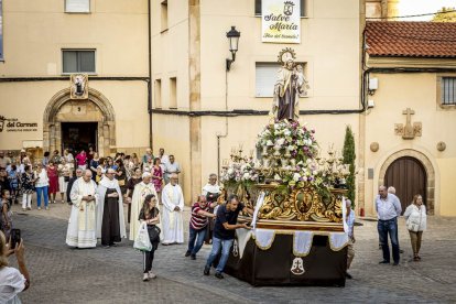 El recorrido pone fin a la novena en honor a la Virgen del Carmen