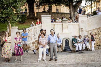 El recorrido pone fin a la novena en honor a la Virgen del Carmen