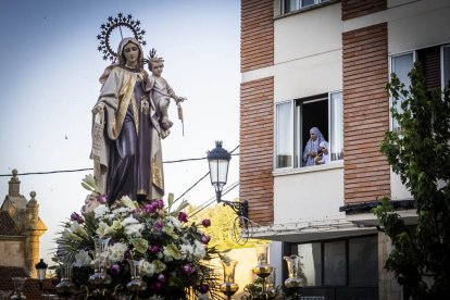 El recorrido pone fin a la novena en honor a la Virgen del Carmen