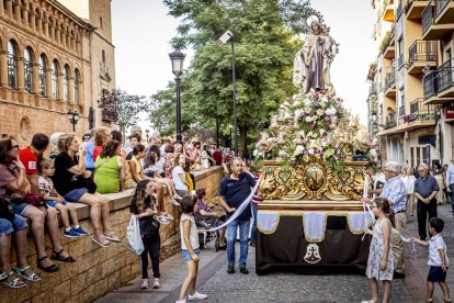 El recorrido pone fin a la novena en honor a la Virgen del Carmen