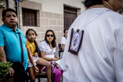 El recorrido pone fin a la novena en honor a la Virgen del Carmen
