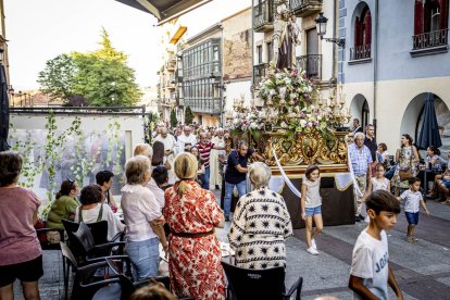 El recorrido pone fin a la novena en honor a la Virgen del Carmen