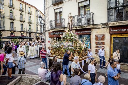 El recorrido pone fin a la novena en honor a la Virgen del Carmen