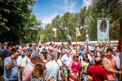 La Blanca reúne a cientos de peregrinos en la romería de Cabrejas del Pinar.