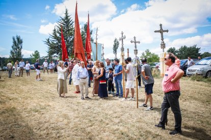La Blanca reúne a cientos de peregrinos en la romería de Cabrejas del Pinar.