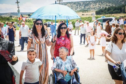 La Blanca reúne a cientos de peregrinos en la romería de Cabrejas del Pinar.