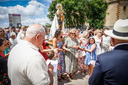 La Blanca reúne a cientos de peregrinos en la romería de Cabrejas del Pinar.