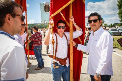 La Blanca reúne a cientos de peregrinos en la romería de Cabrejas del Pinar.