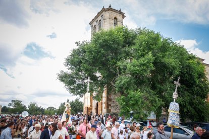 La Blanca reúne a cientos de peregrinos en la romería de Cabrejas del Pinar.