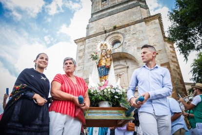 La Blanca reúne a cientos de peregrinos en la romería de Cabrejas del Pinar.