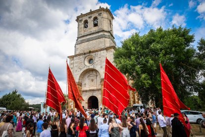 La Blanca reúne a cientos de peregrinos en la romería de Cabrejas del Pinar.