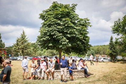 La Blanca reúne a cientos de peregrinos en la romería de Cabrejas del Pinar.