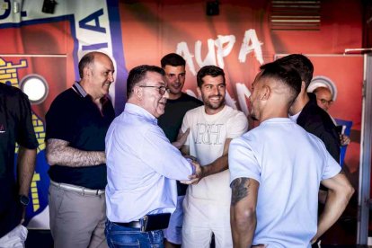 Los jugadores del Numancia para la temporada 25-26 ya pisan Los Pajaritos