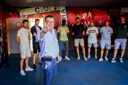 Los jugadores del Numancia para la temporada 25-26 ya pisan Los Pajaritos