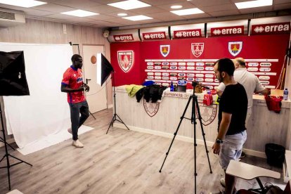 Los jugadores del Numancia para la temporada 25-26 ya pisan Los Pajaritos