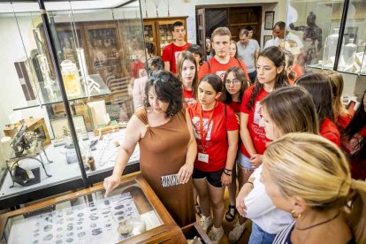 Los jóvenes visitaron el museo y el archivo del Instituto Antonio Machado