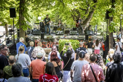 Los conciertos vermú sirven de aperitivo para la posterior noche junto al Duero