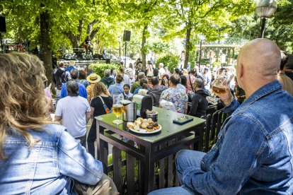 Los conciertos vermú sirven de aperitivo para la posterior noche junto al Duero