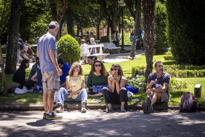 Los conciertos vermú sirven de aperitivo para la posterior noche junto al Duero