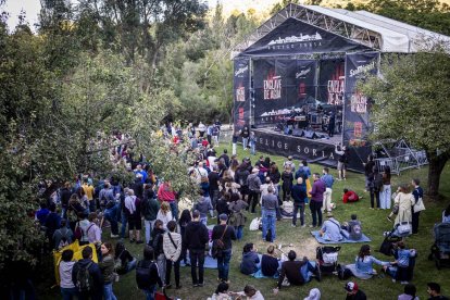 Una jornada para bailar y disfrutar junto al río Duero