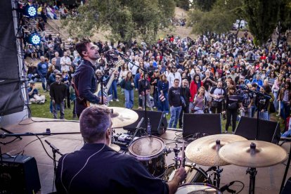 Una jornada para bailar y disfrutar junto al río Duero