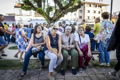 El pueblo salió a la calle para reivindicar la continuación de la infraestructura
