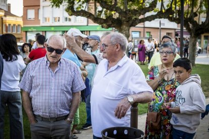 El pueblo salió a la calle para reivindicar la continuación de la infraestructura
