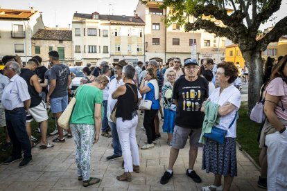 El pueblo salió a la calle para reivindicar la continuación de la infraestructura