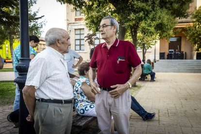 El pueblo salió a la calle para reivindicar la continuación de la infraestructura
