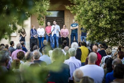 El pueblo salió a la calle para reivindicar la continuación de la infraestructura