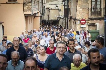 El pueblo salió a la calle para reivindicar la continuación de la infraestructura