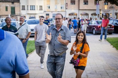 El pueblo salió a la calle para reivindicar la continuación de la infraestructura