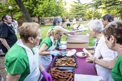 Los vecinos están pasando un fin de semana muy animado